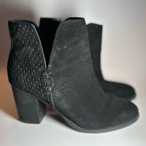 Steve Madden Black Suede Ankle Booties, sz 10